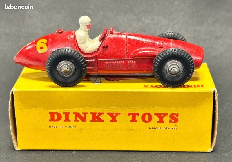 DINKY TOYS FRANCE - 23J - Auto De Course Ferrari - En boe | BRICABOCK
