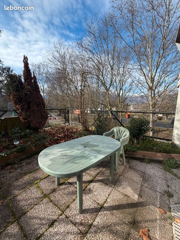 Appartement 5 pièces 122 m² · à Saint-Martin-d'Hères · 122 m² · 165 000 €