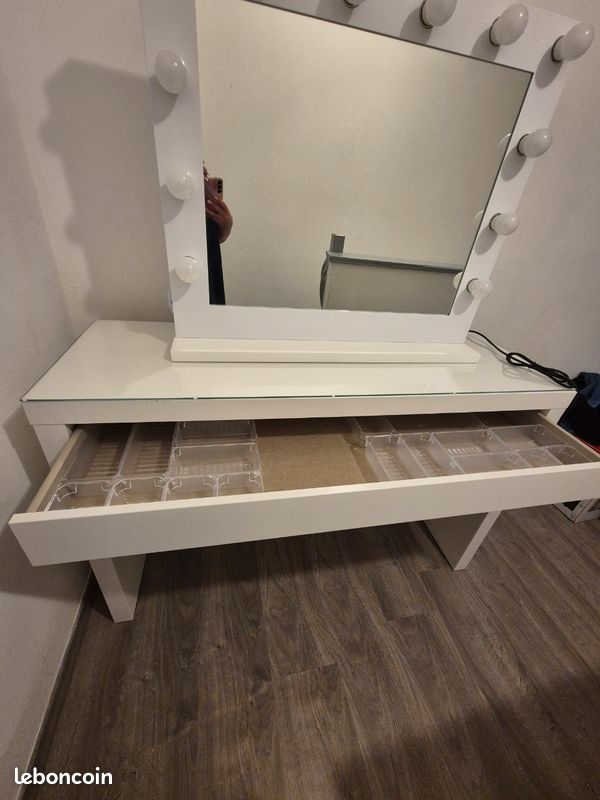 Console (image 2)