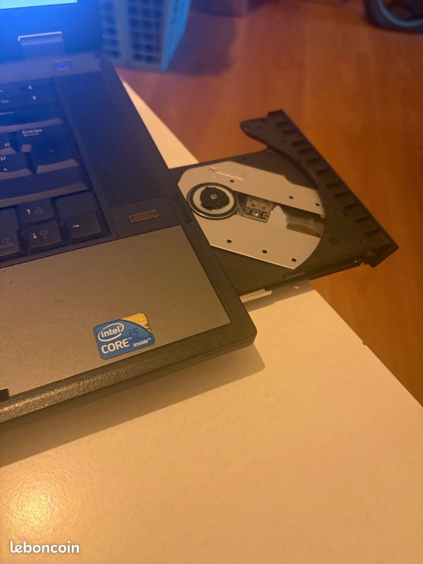 Ordinateur portable dell latitude e5510 sous Windows 11 professionnels (image 7)