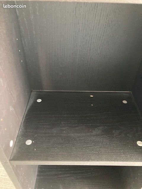 Meuble noir modèle BILLY IKEA 2 ETAGERES (image 3)