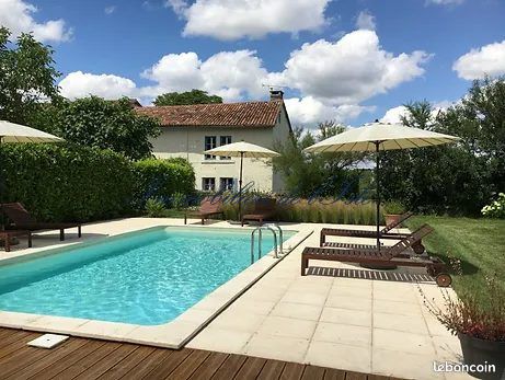 Maison 11 pièces 347 m² · à Verteillac · 347 m² · 555 000 €