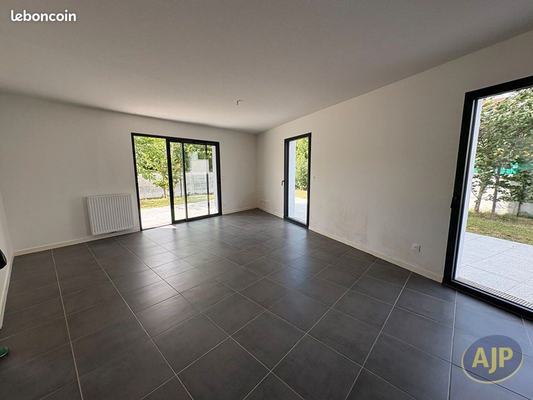 Appartement 3 pièces 73 m² · à Bordeaux · 73 m² · 1 055 €/mois