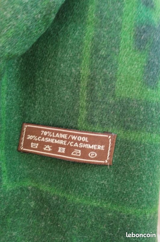 Etole, châle, large écharpe cachemire et laine unie vert forêt