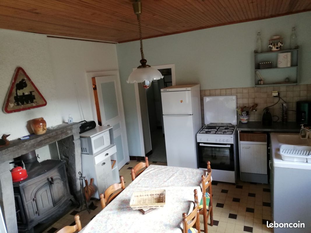 Maison de garde-barrière Molompize Cantal (image 3)