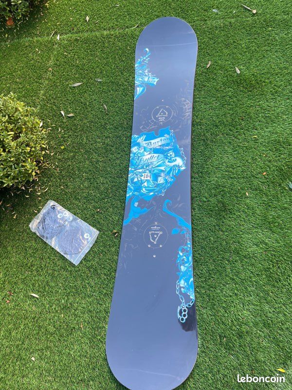 old salomon skis black and yeallow color Original Salomon 1080 skis in good condition