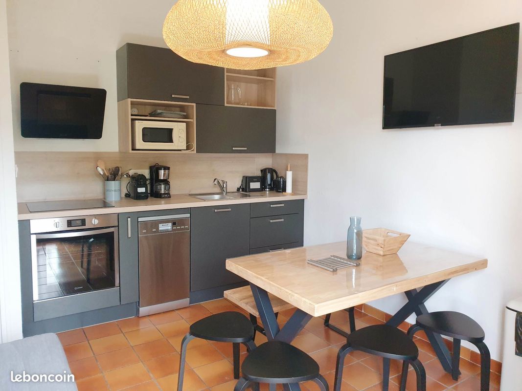 Mazet cosy climatisé - Capacité 10 personnes - Piscine en copropriété, terrasses & jardin - Plage accessible à pied - Ville Sainte-Maxime (image 16)