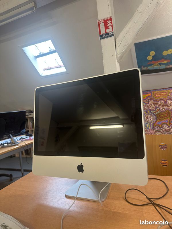 Imac 2008 + Claviers Souris (Prix négociable) (2) (image 1)