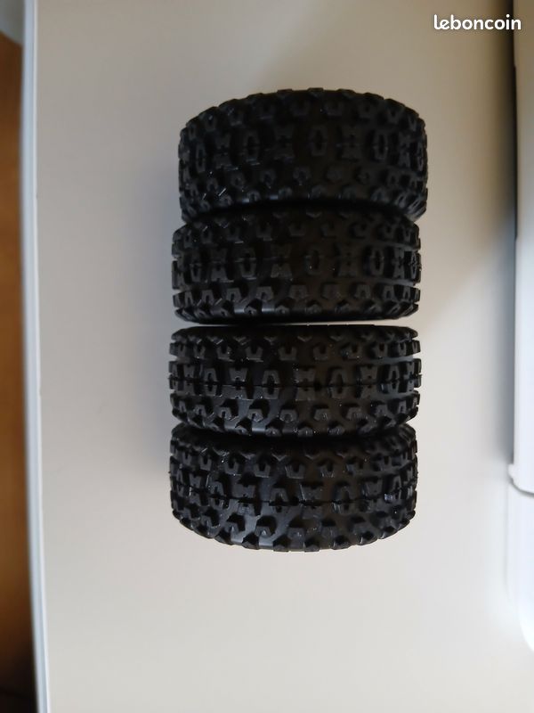 Arrma Pneus dBoots Fortress + Jantes Gun Métal MT (x2) ARA550086