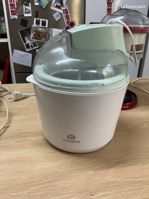 Lot d’électroménager: machine a pain, mixeur plongeant, sorbetière, machine à granita et râpeuse électrique (image 4)