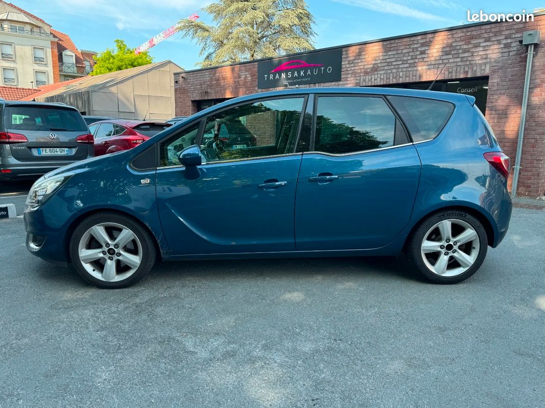 OPEL MERIVA 1.6 CDTI - 136 ch S&S Cosmo Pack PHASE 2 / Sièges et volant chauffants / Caméra de recul / Chaîne distrib (image 2)