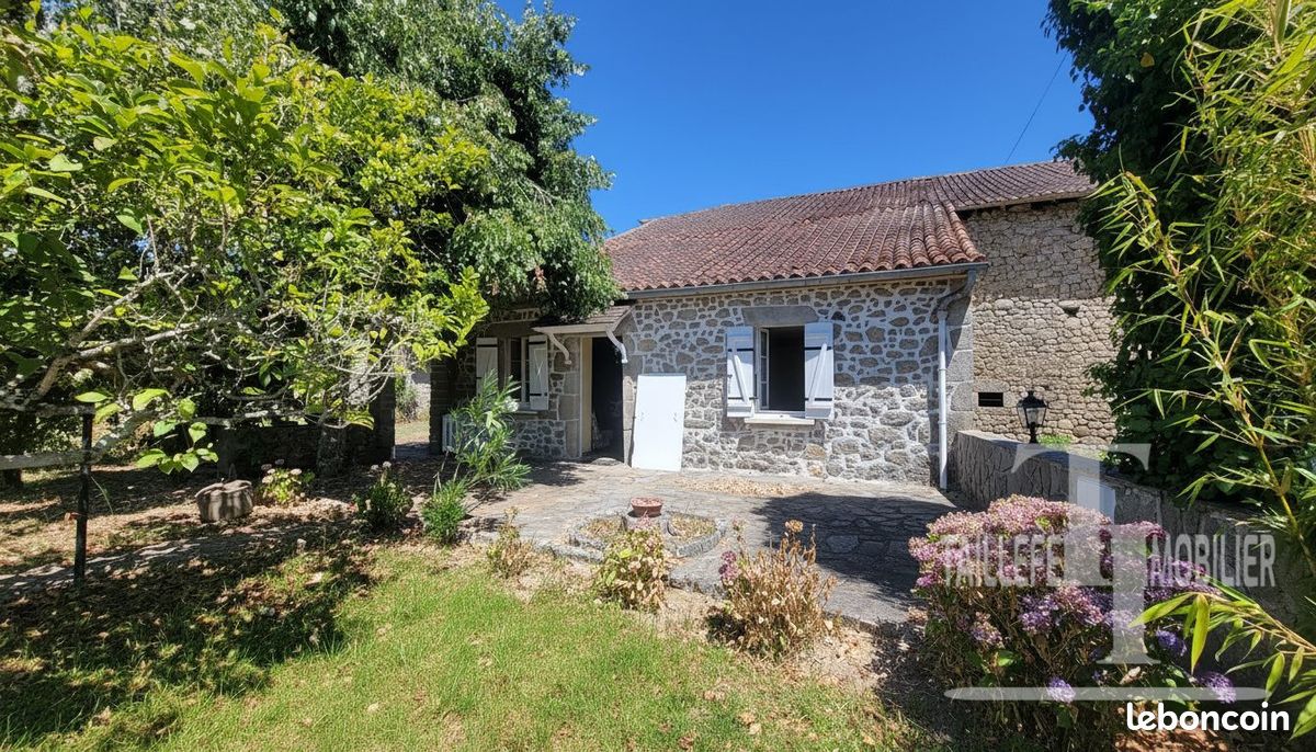 Maison 7 pièces 107 m² · à Saint-Saud-Lacoussière · 107 m² · 169 000 €