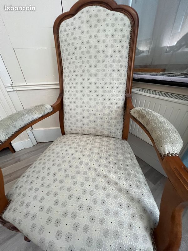 Fauteuil en bois et tissu de style (image 4)