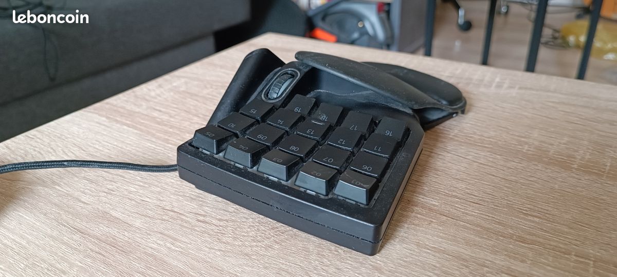 Razer tartarus v2 (image 1)