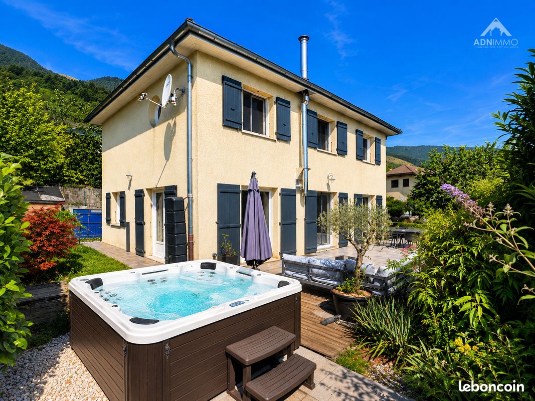 Maison 5 pièces 156 m² · à Collonges · 156 m² · 629 000 €