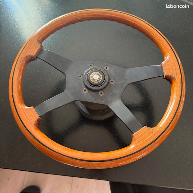 Volant en bois marque raid pour mercedes -voiture de collection (image 1)