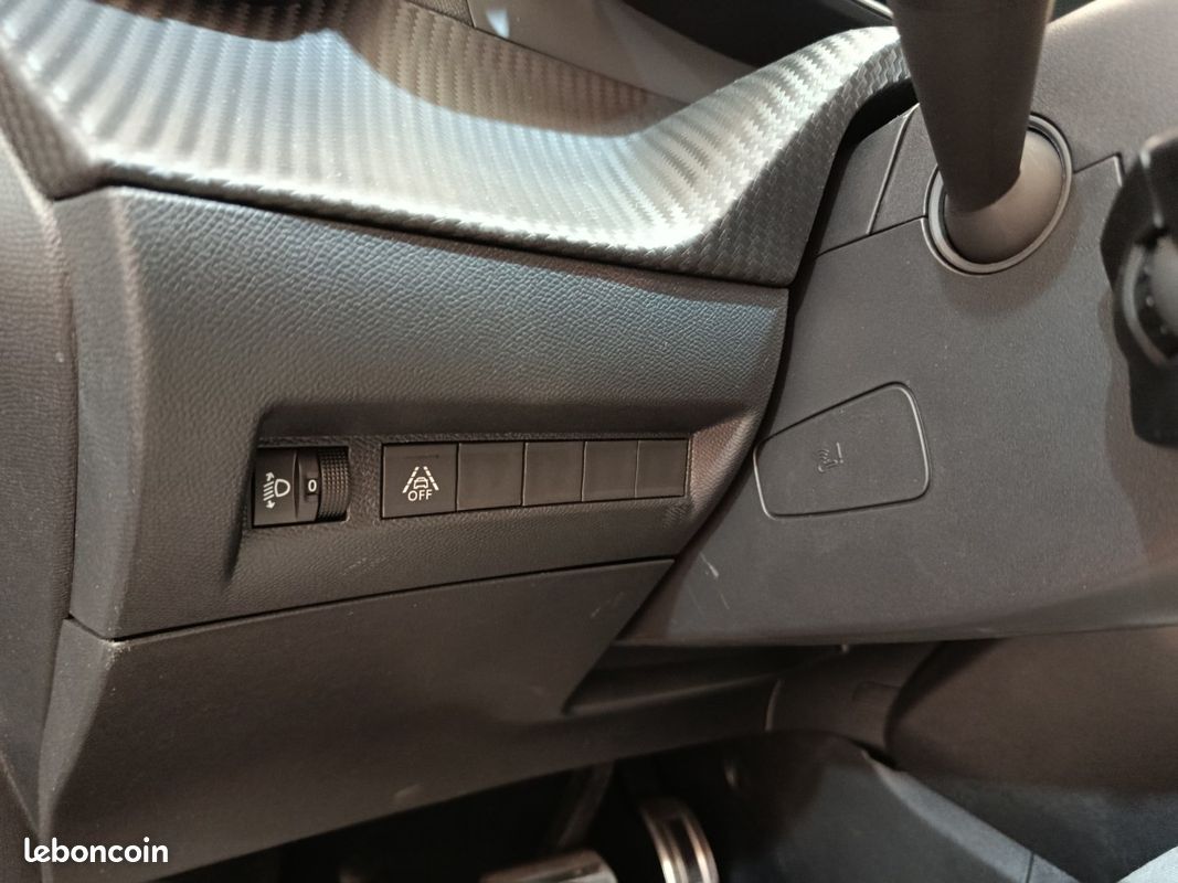 Peugeot e-208 (2) Electrique ROADTRIP (image 37)
