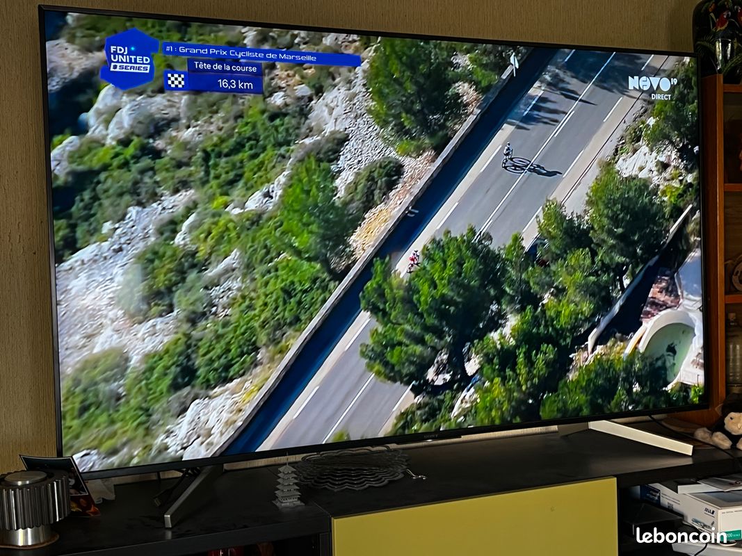 Télévision Sony 65 pouces, 4 K (image 2)