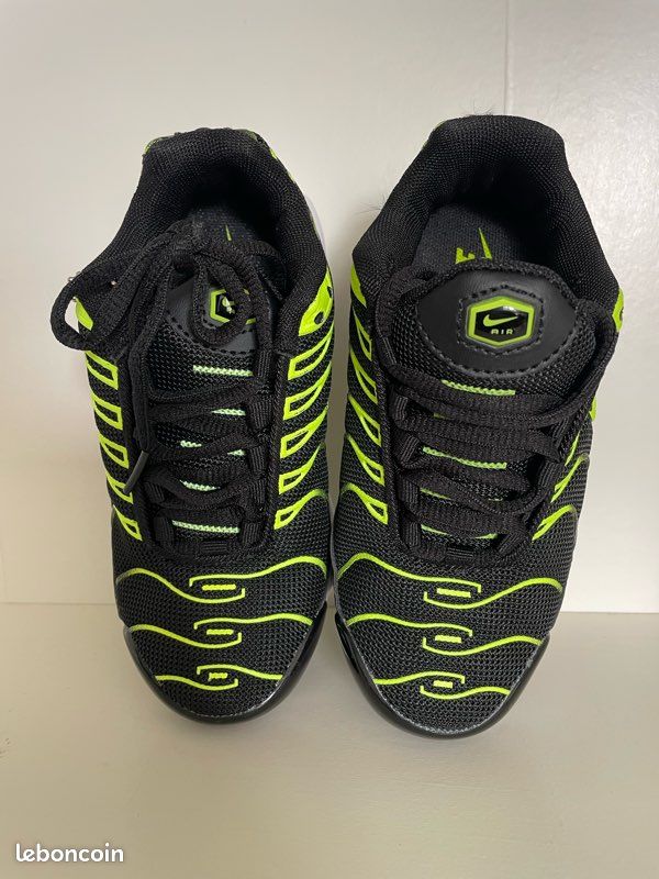 Nike tn enfant taille 31 Chaussures