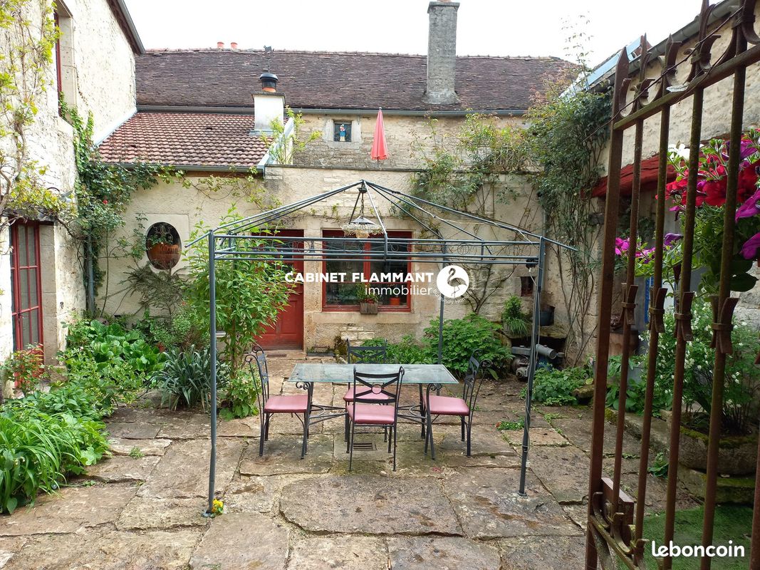 Maison 5 pièces 153 m² · à Châtillon-sur-Seine · 153 m² · 135 000 €