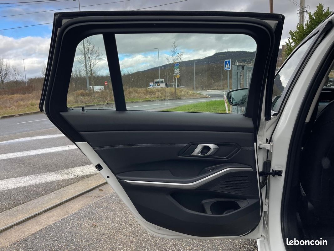 BMW SERIE 3 TOURING G21 330d xDrive 286 ch BVA8 Lounge - VÉHICULE CONTROLÉ/GARANTI (image 13)