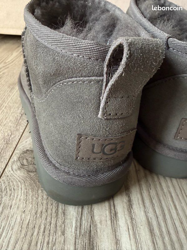 UGG Ultra Mini grises – Taille 39 – Excellent état (image 4)