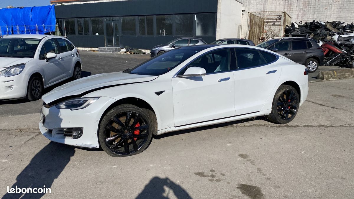 Tesla model s p100d dual motor accidente (image 1)