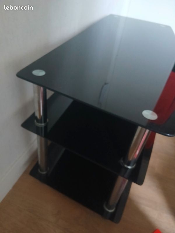 Je veux une table de télé noir en verre (image 1)