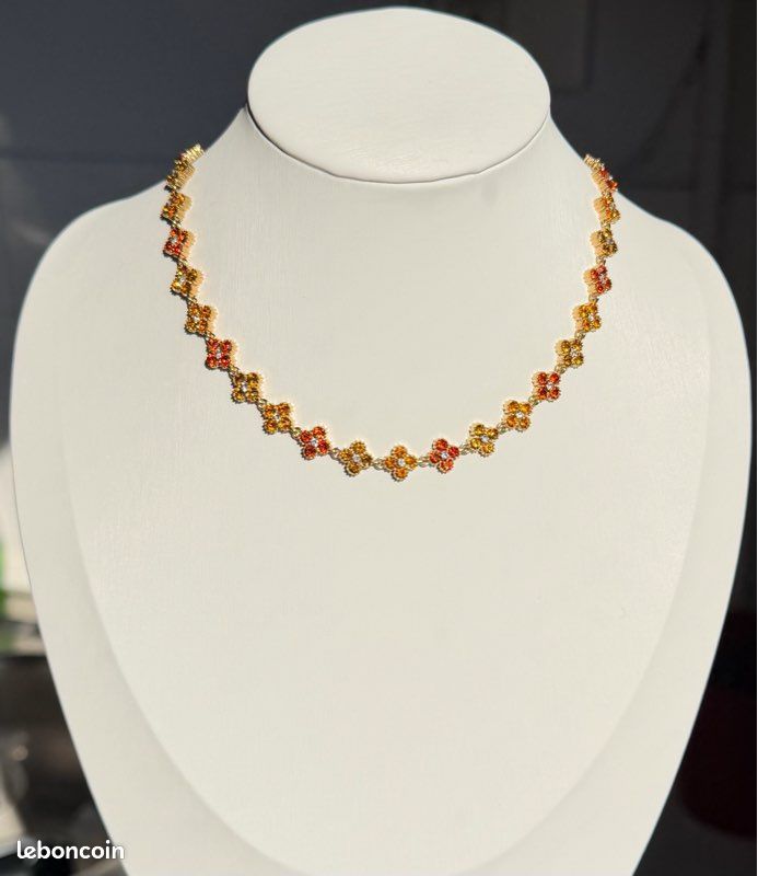 Collier trèfle (image 1)