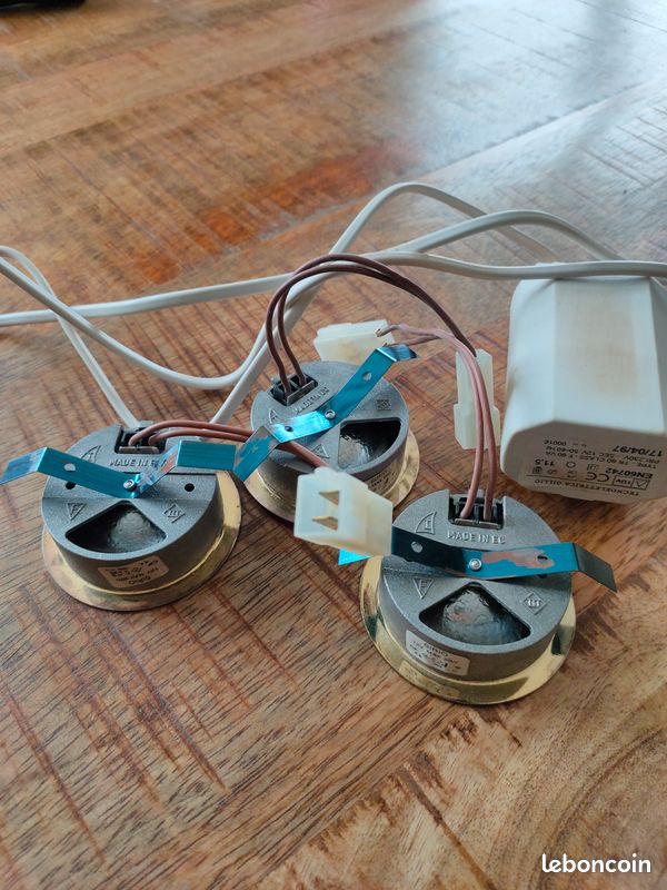 3 spots + transfo 230v->12v (image 2)