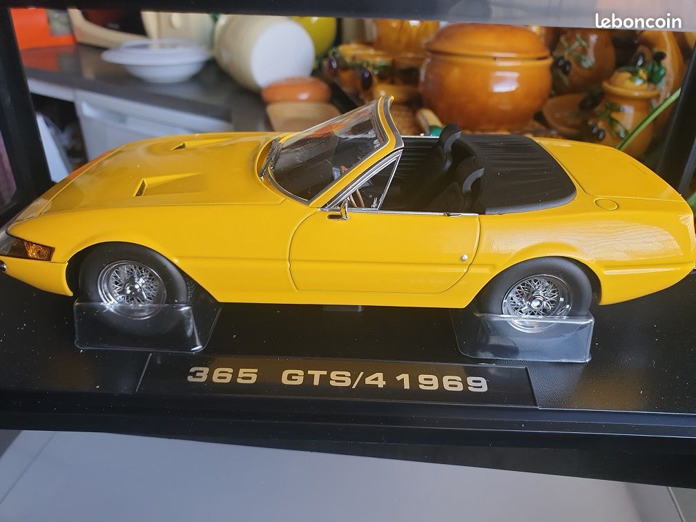 FERRARI 365 GTS-4 jaune (1991) Solido 1/18 EUR 30,00 - FR