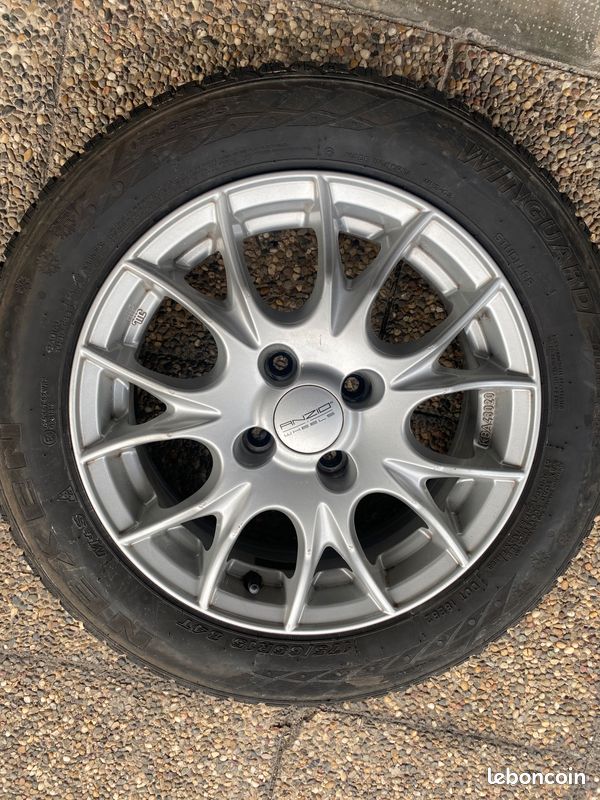Vends pneus neige (image 1)