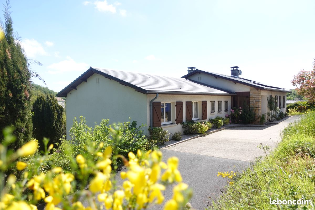 Maison 9 pièces 222 m² · à Le Creusot · 222 m² · 390 000 €