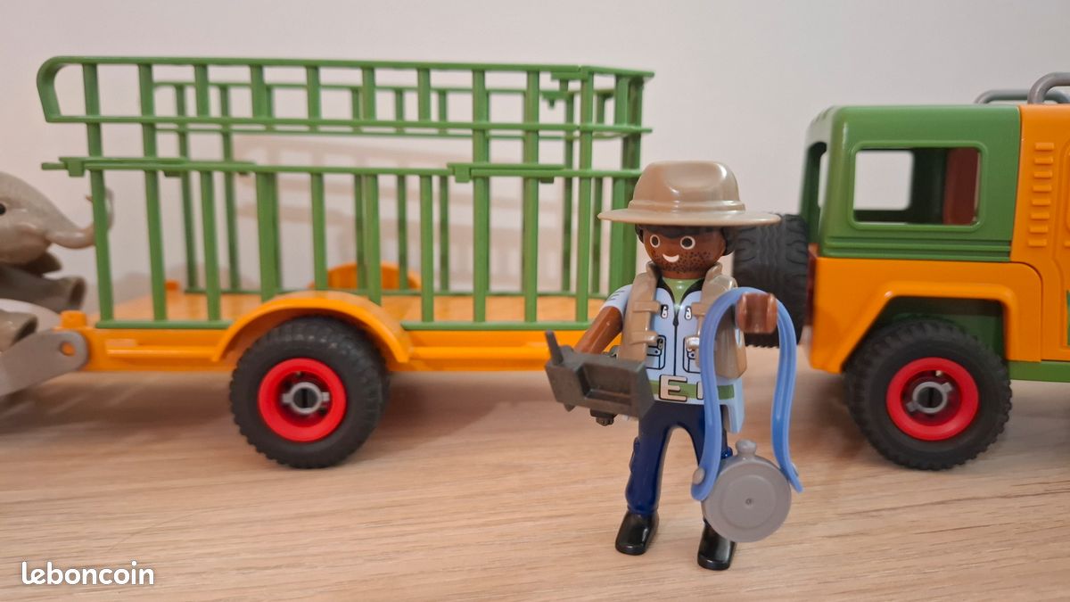 Playmobil Wild Life Véhicule avec éléphanteau et soigneurs