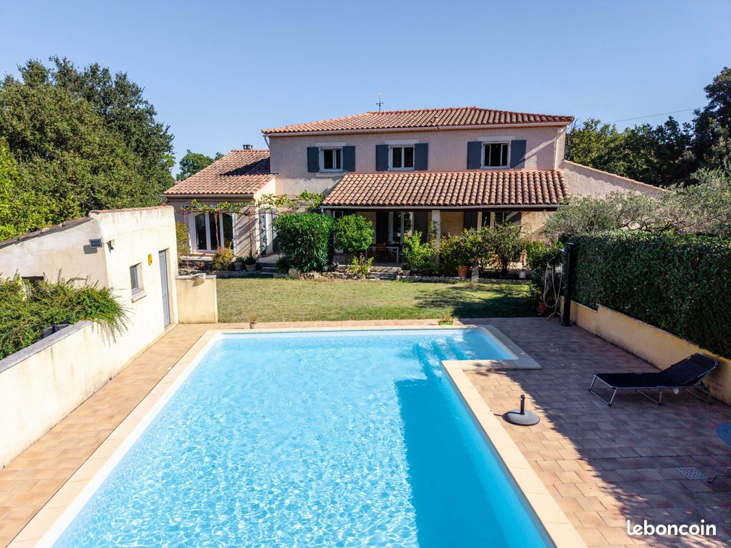 Maison 9 pièces 227 m² · à Eyragues · 227 m² · 820 000 €