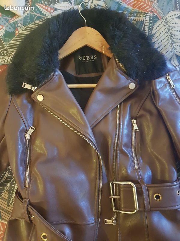 Très joli veste perfecto marron Guess taille M Vêtements