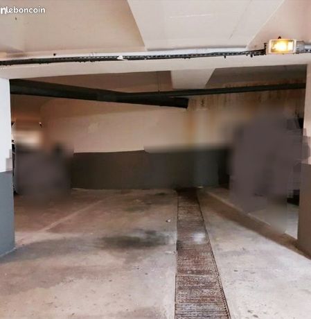 ★Grande place de parking sécurisée 24h/24 au centre de Montigny , GARE SQY, ENTREPRISES à pied
