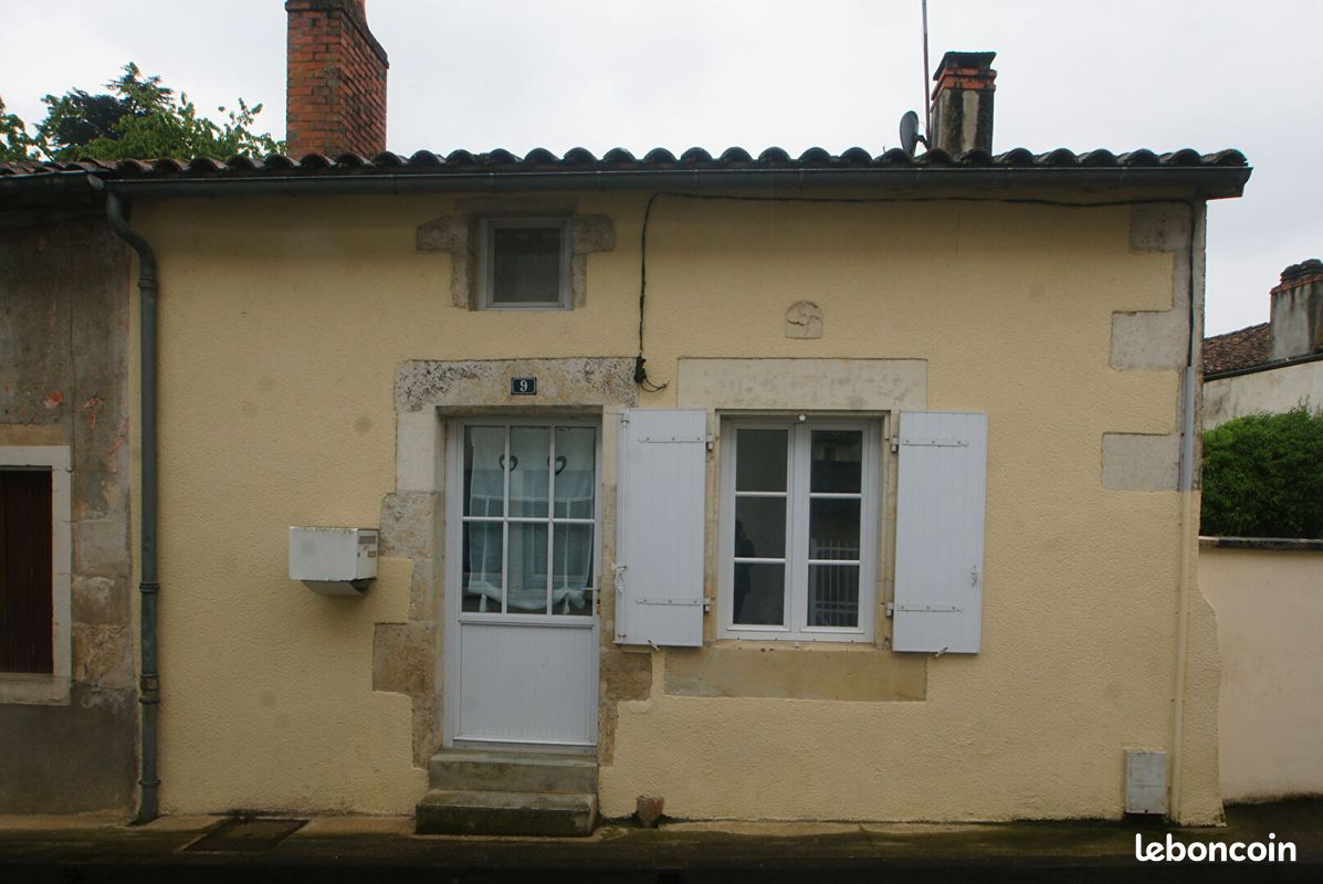 Maison 2 pièces 50 m² - Civray 86400 (image principale 0)