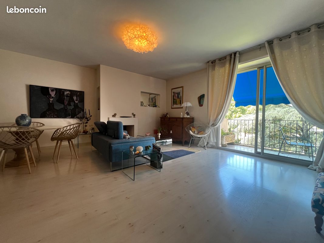 Appartement 5 pièces 111 m² · à Pau · 111,2 m² · 243 000 €