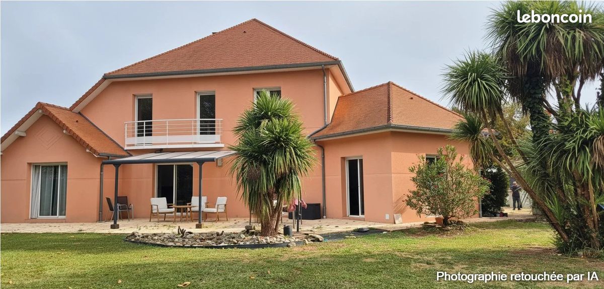 Maison 6 pièces 218 m² · à Oloron-Sainte-Marie · 218 m² · 489 000 €