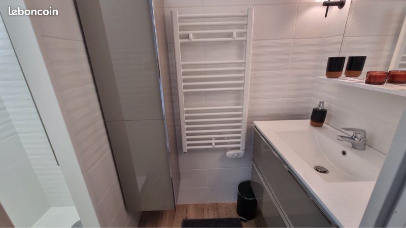 Chambre d’Hôtes dans maisonnette indépendante au cœur d’un parc arboré (image 6)