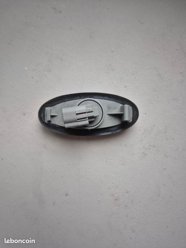 Clignotants latéral Nissan Micra K11 (image 2)