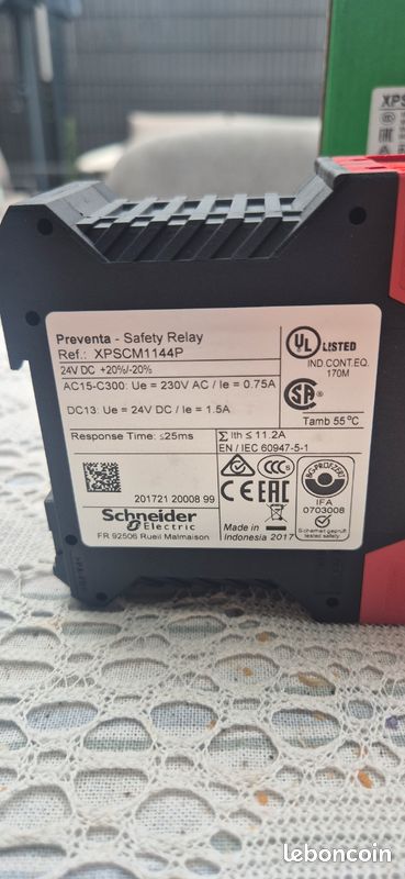 Module de sécurité Schneider Preventa XPSCM1144P (24V DC) (image 2)