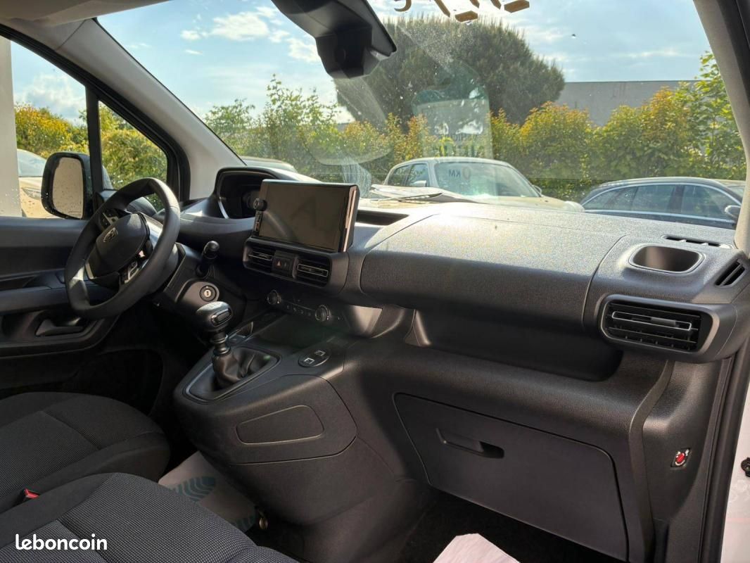Peugeot Partner Fourgon M HDI 100cv 3Places (image 9)