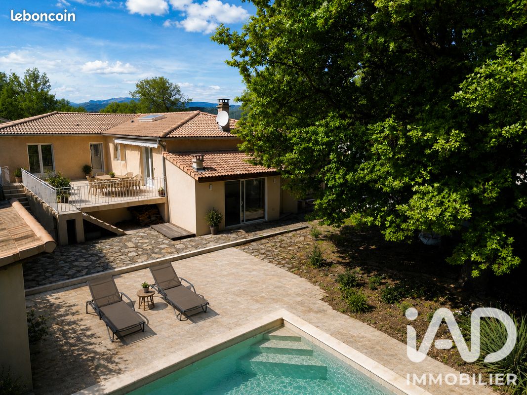 Maison 6 pièces 127 m² · à Saint-Julien-du-Serre · 127 m² · 310 000 €