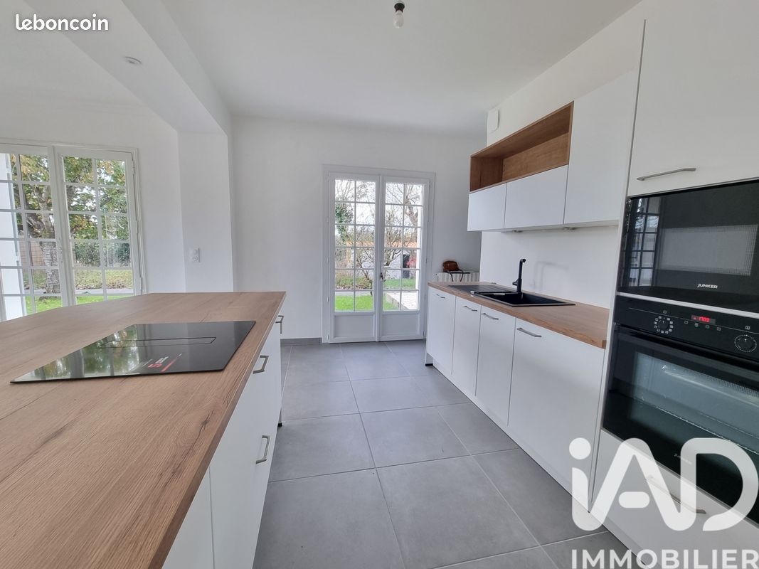 Maison 7 pièces 220 m² · à Sainte-Soulle · 220 m² · 571 000 €