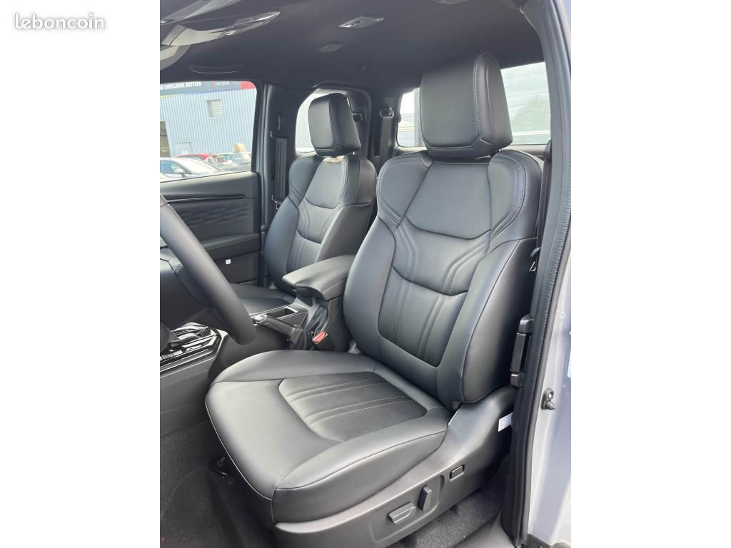 ISUZU D-MAX NOUVEAU * 39 158 HT *SPACE CABINE 2.2L D NITRO SPORT BVA8 4x4 PICK UP 2026 (image 4)