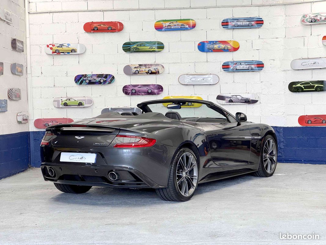 Aston Martin Vanquish Volante BV8 2017 (image 2)