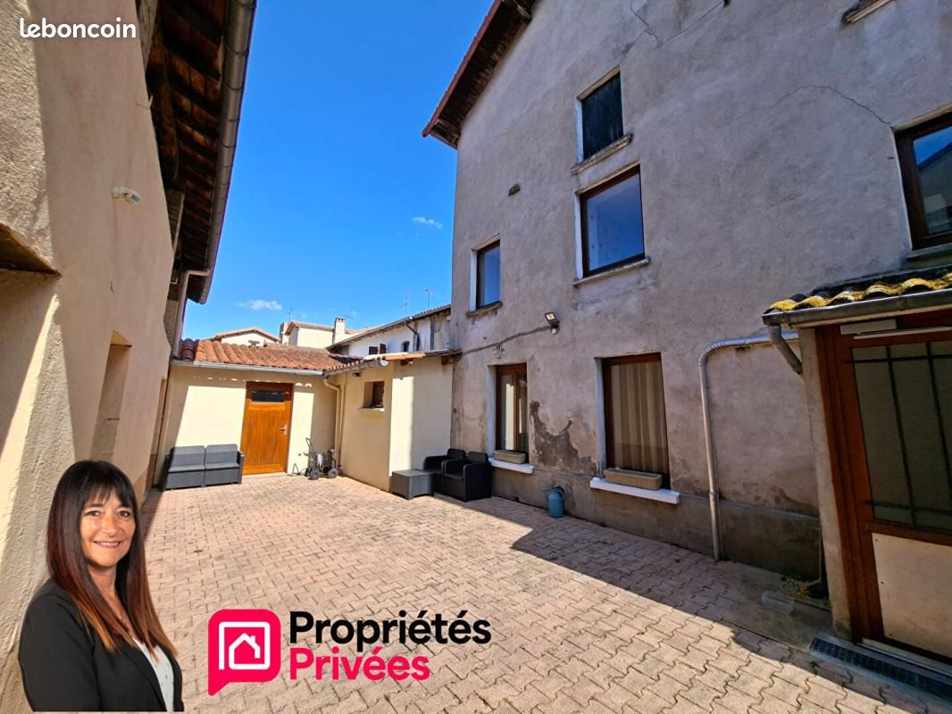 Immeuble 10 pièces 600 m² · à Renaison · 600 m² · 234 000 €