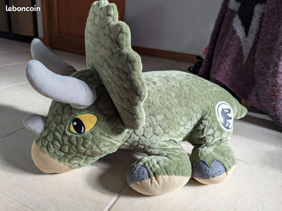 Peluche triceratops (image 5)